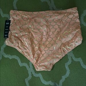 Torrid mermaid swim bottoms. NWT never worn.